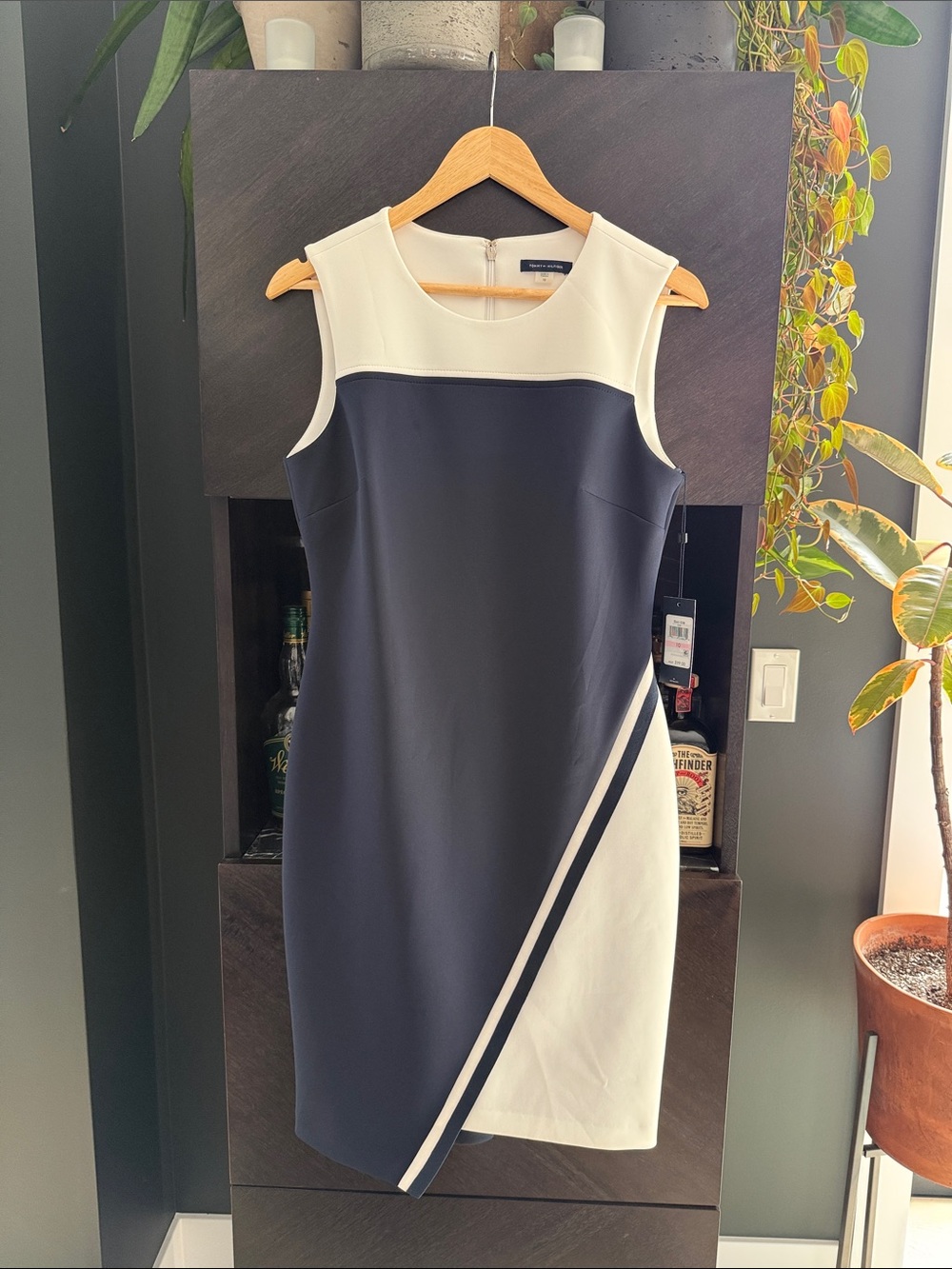 Tommy Hilfiger Navy and Cream Sleeveless Midi Sheath Dress